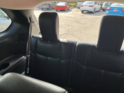 2017 Nissan Pathfinder SL