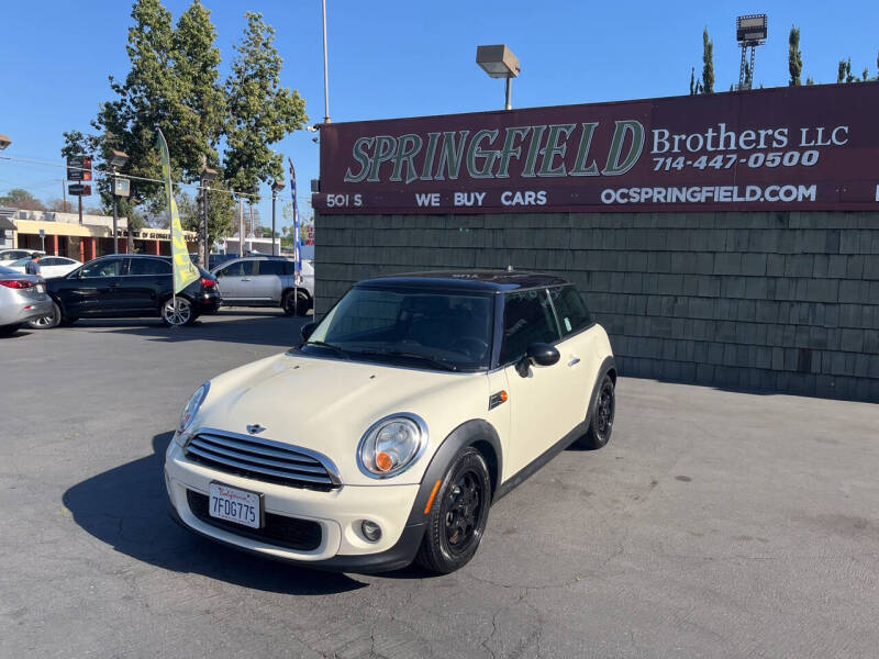 2013 MINI Cooper Base's photo