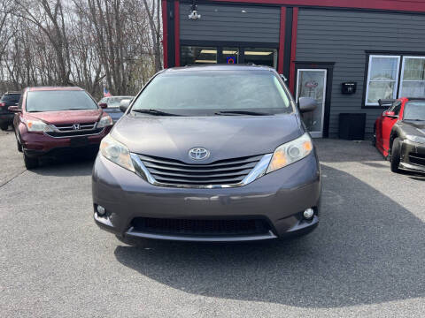 2012 Toyota Sienna XLE 7-Passenger