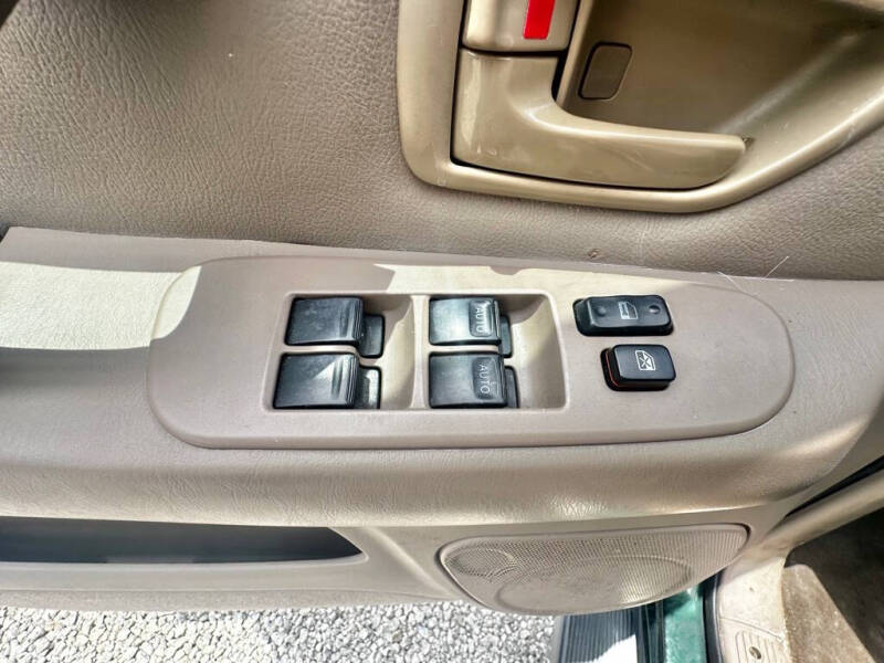 2001 Toyota Sequoia SR5