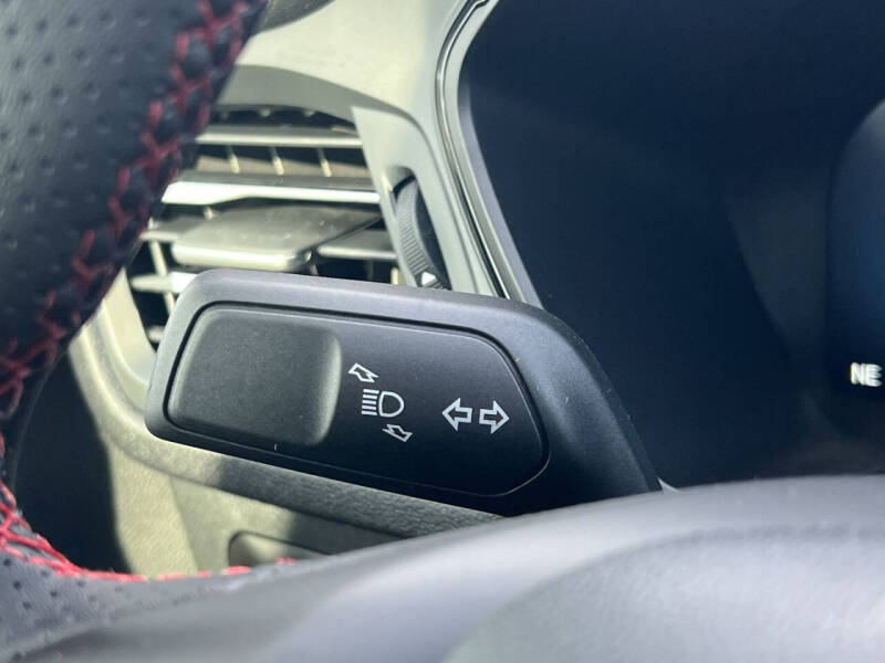 2026 Ford Escape Hybrid ST-Line Select