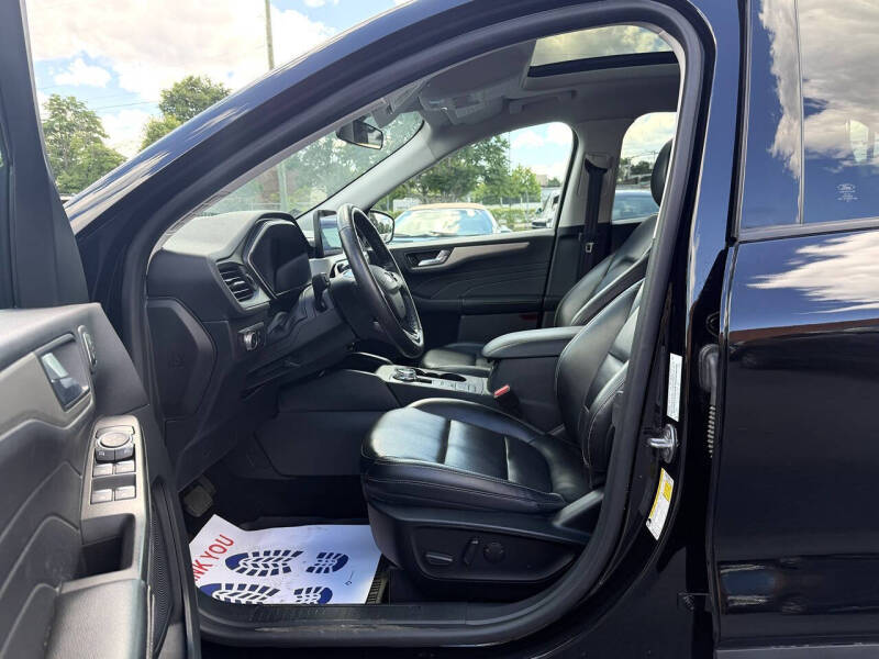 2021 Ford Escape SEL