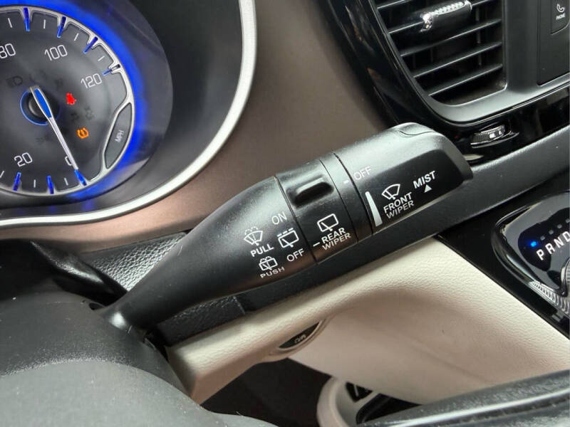 2017 Chrysler Pacifica Touring-L