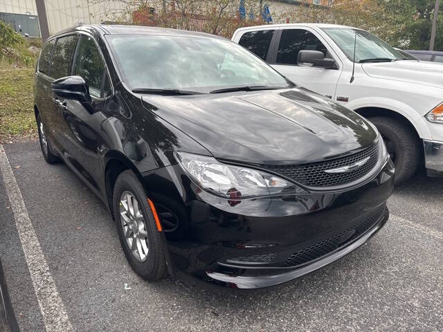 2026 Chrysler Voyager LX