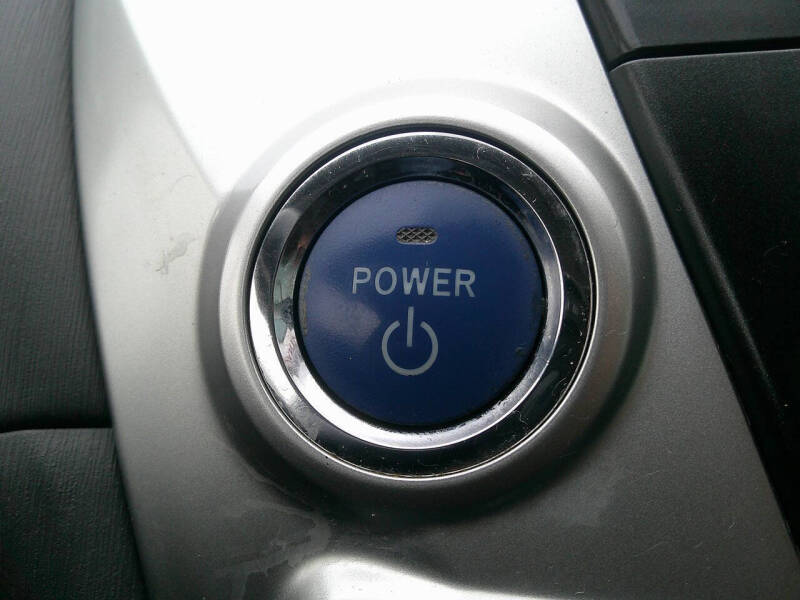 2012 Toyota Prius v Three