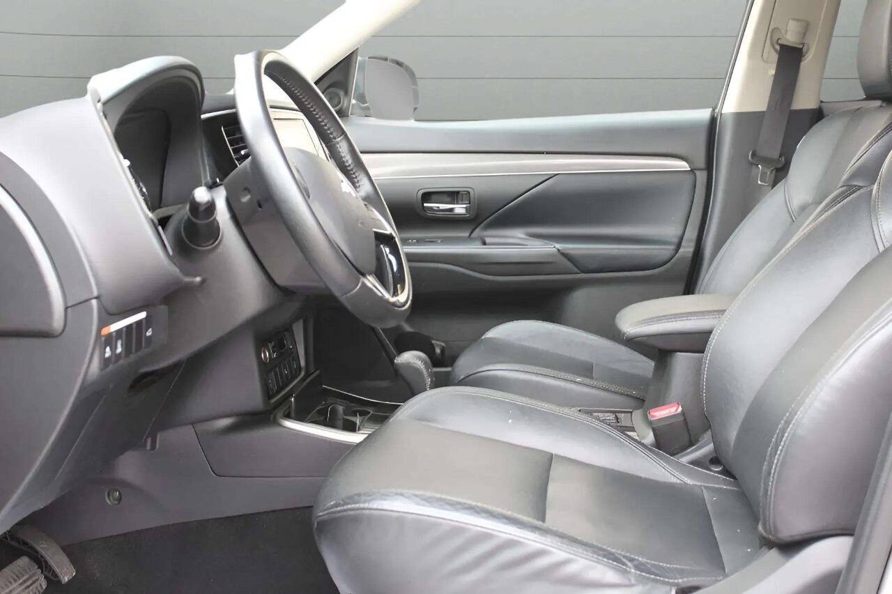 MitsubishiOutlander17