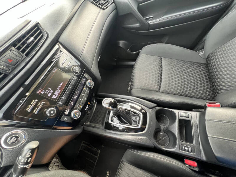 2017 Nissan Rogue SV