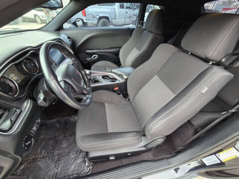 2017 Dodge Challenger R/T Shaker