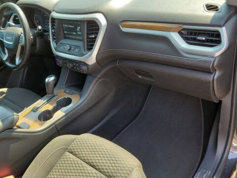 2017 GMC Acadia SLE-1