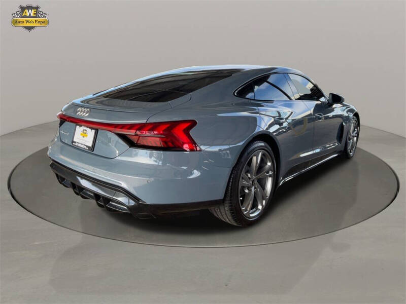 2022 Audi e-tron GT quattro Premium Plus