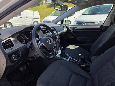 2017 Volkswagen Golf TSI S