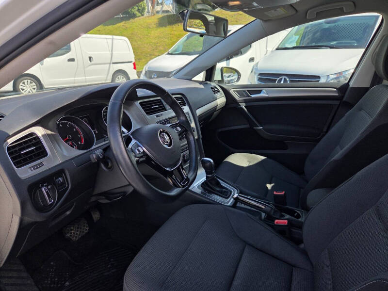 2017 Volkswagen Golf TSI S