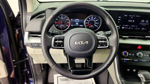 2024 Kia Carnival LX