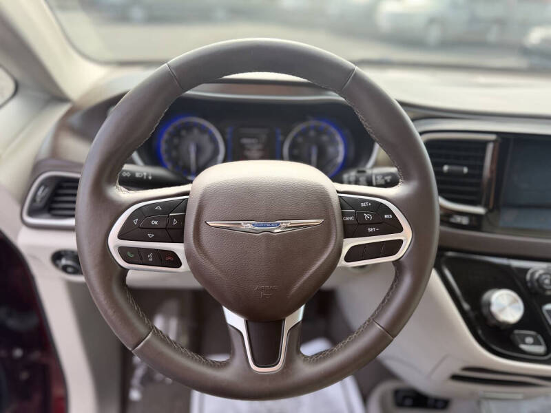 2017 Chrysler Pacifica Touring-L
