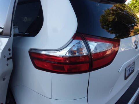 2015 Toyota Sienna LE 8-Passenger