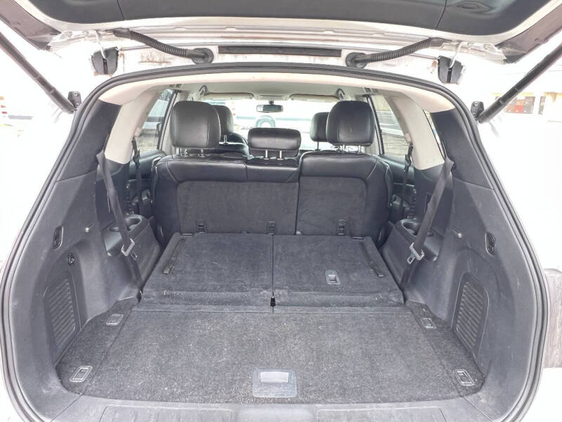 2017 Nissan Pathfinder SL