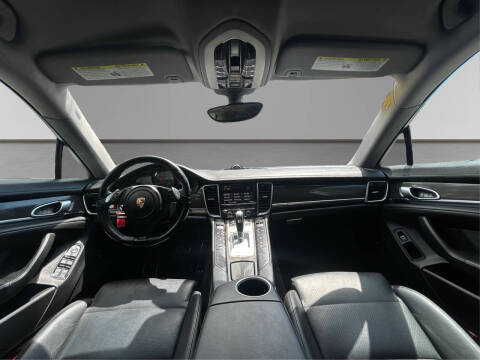 2015 Porsche Panamera