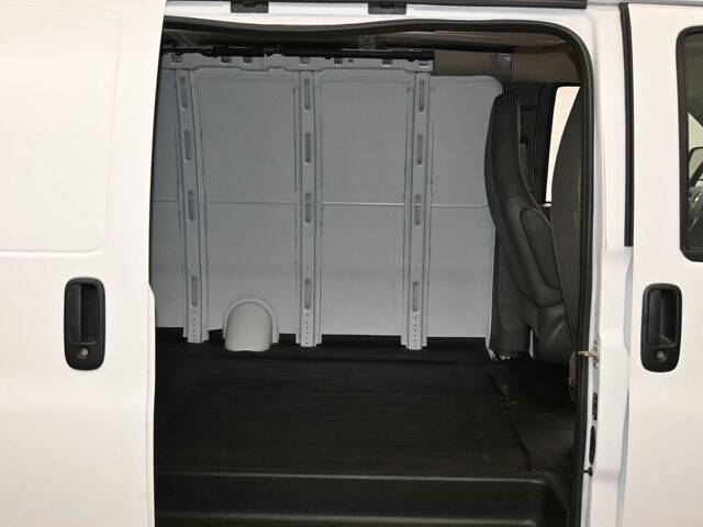 2024 Chevrolet Express 3500