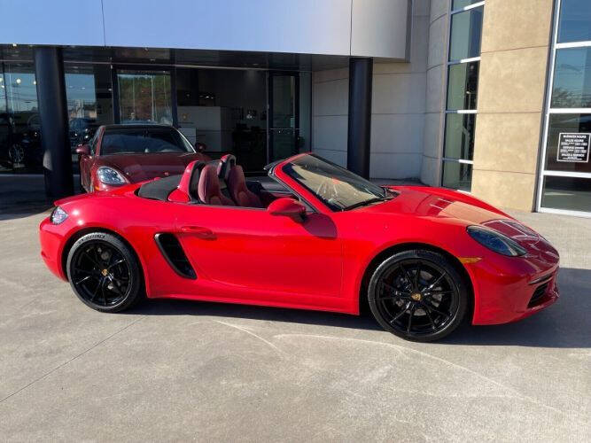 2023 Porsche 718 Base's photo