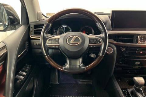 2017 Lexus LX 570
