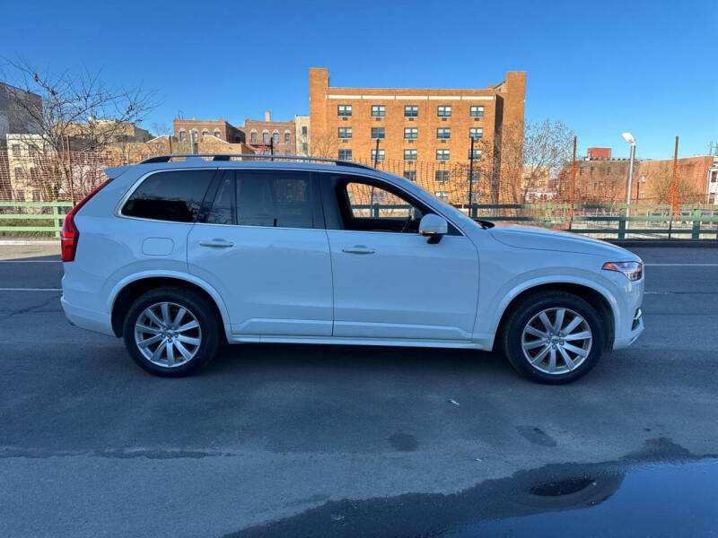 2019 Volvo XC90 T6 Momentum