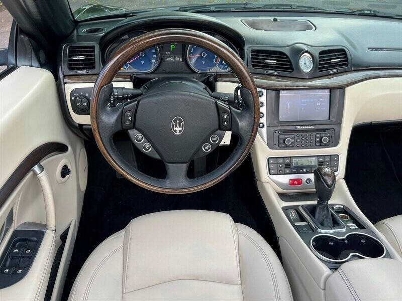 2014 Maserati GranTurismo Base photo 23