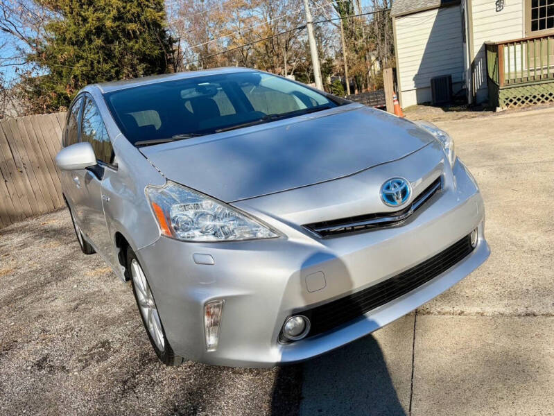 2012 Toyota Prius v Five