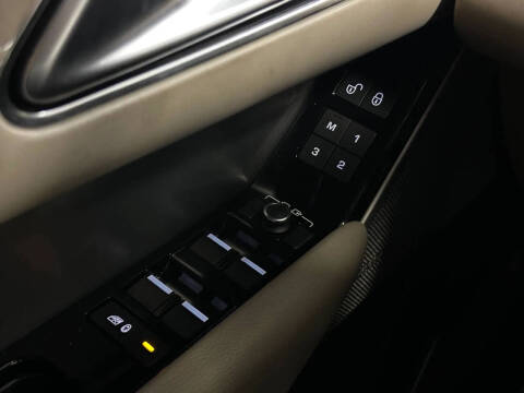 2019 Land Rover Range Rover Velar P250 R-Dynamic SE