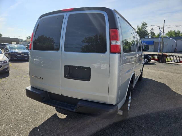 2024 Chevrolet Express 2500