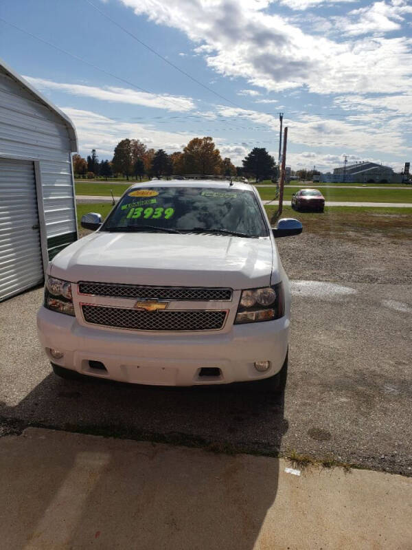 2008 Chevrolet Tahoe for sale at P & T SALES in Clear Lake IA