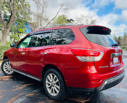 2015 Nissan Pathfinder S