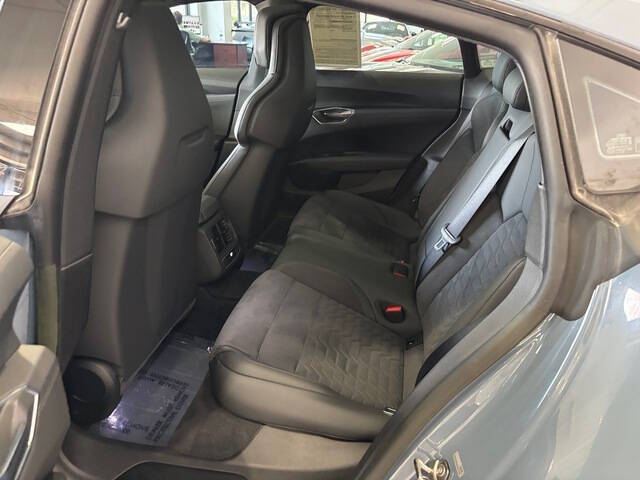 2022 Audi e-tron GT quattro Premium Plus