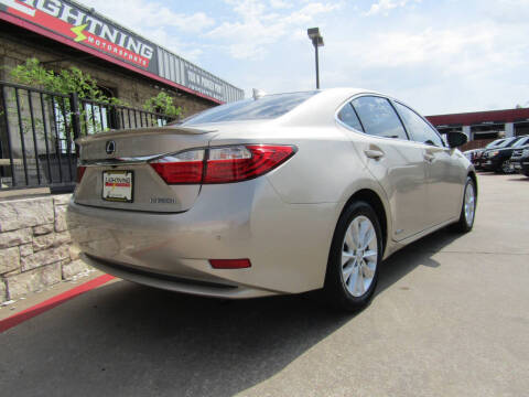 2015 Lexus ES 300h