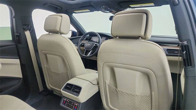 2024 Audi Q8 Sportback e-tron quattro Premium S line