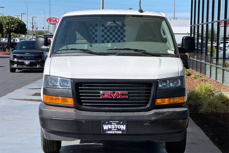 2025 GMC Savana 2500