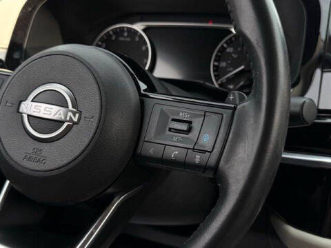 2022 Nissan Pathfinder SV