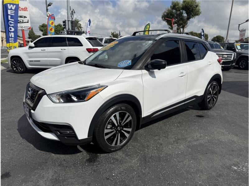 2020 Nissan Kicks SR