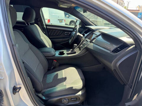 2019 Ford Taurus SEL