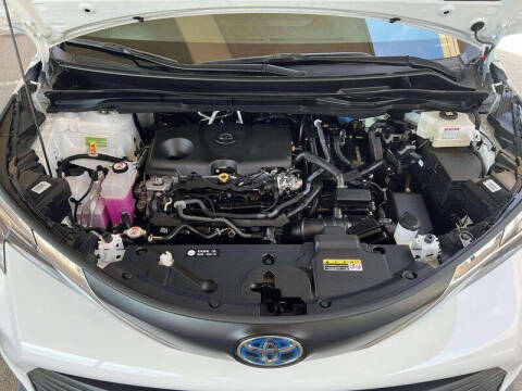 2025 Toyota Sienna LE 8-Passenger