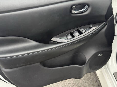 2022 Nissan LEAF SL PLUS