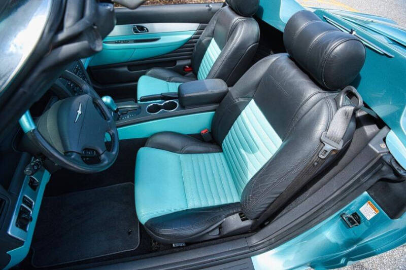 2002 Ford Thunderbird