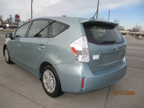 2013 Toyota Prius v Three