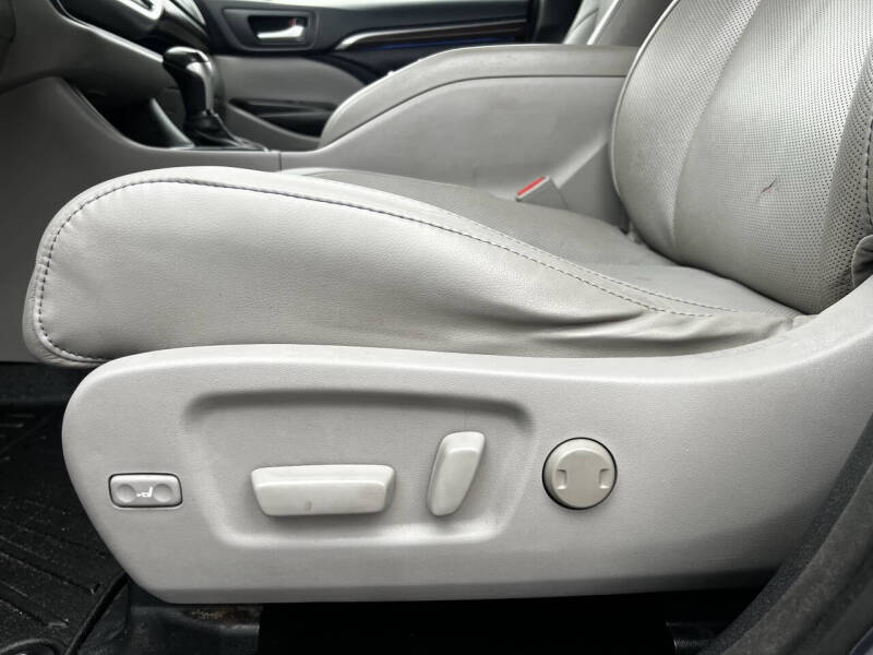 2016 Toyota Highlander Limited