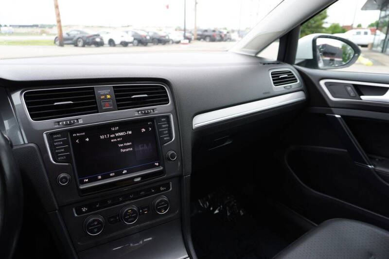 2016 Volkswagen e-Golf SEL Premium