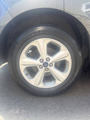 2018 Ford Edge SE