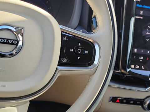 2024 Volvo XC60 B5 Core Dark Theme