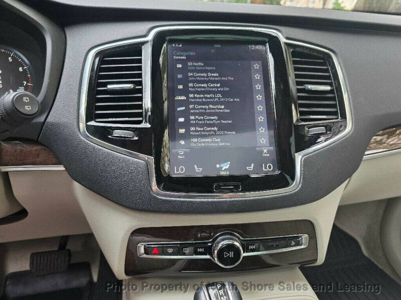 2016 Volvo XC90 T6 Momentum