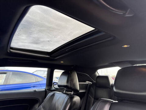 2015 Dodge Challenger SXT Plus