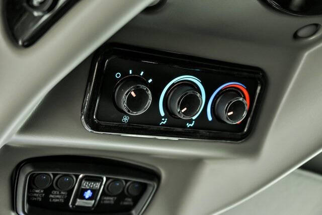 2025 GMC Savana 2500