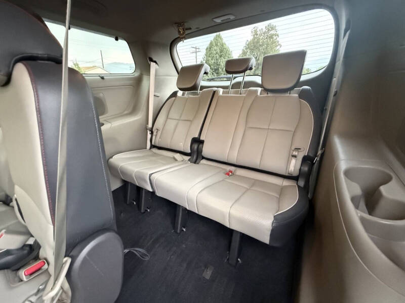 2017 Kia Sedona LX